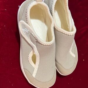 Women's Cream Slip-On Shoes